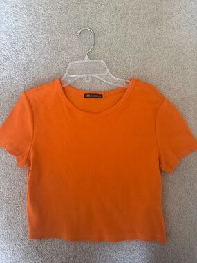 Zara Short Sleeve Crop Top Size L
